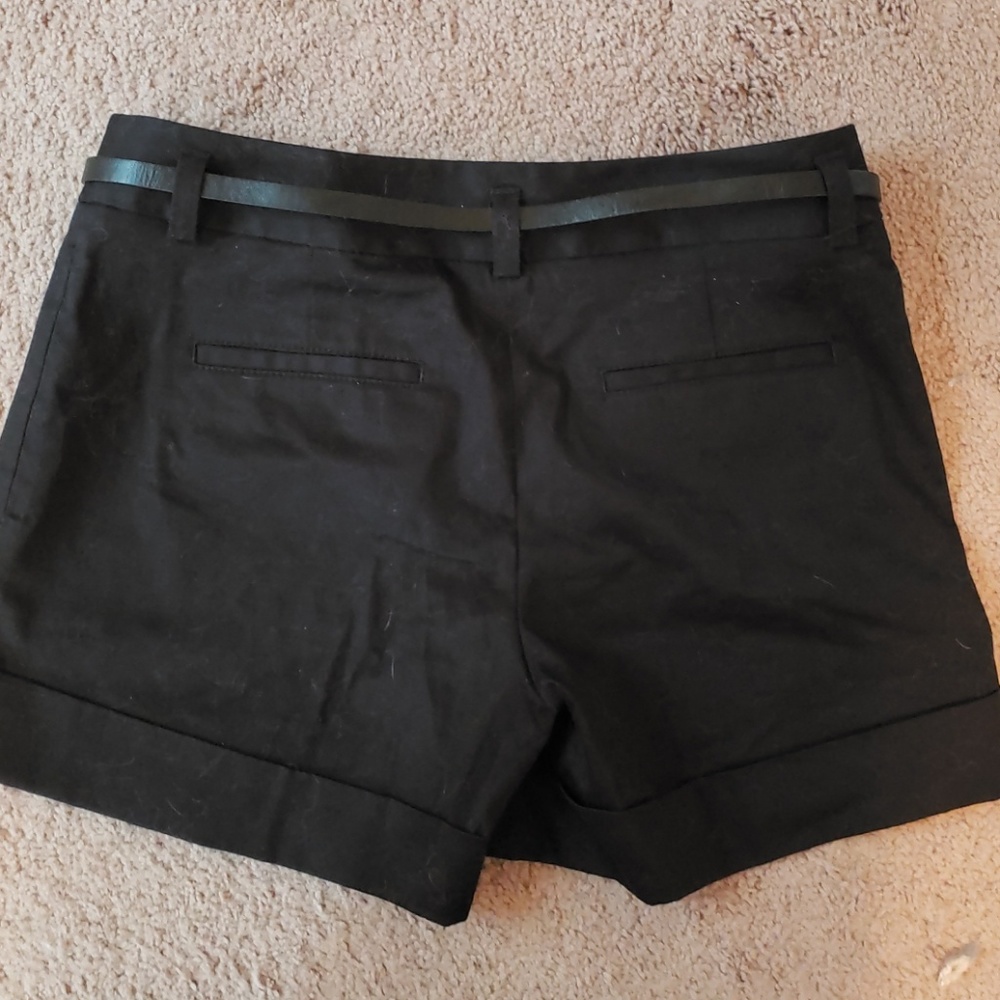 Express Dress Shorts with belt - Picture 2 of 3